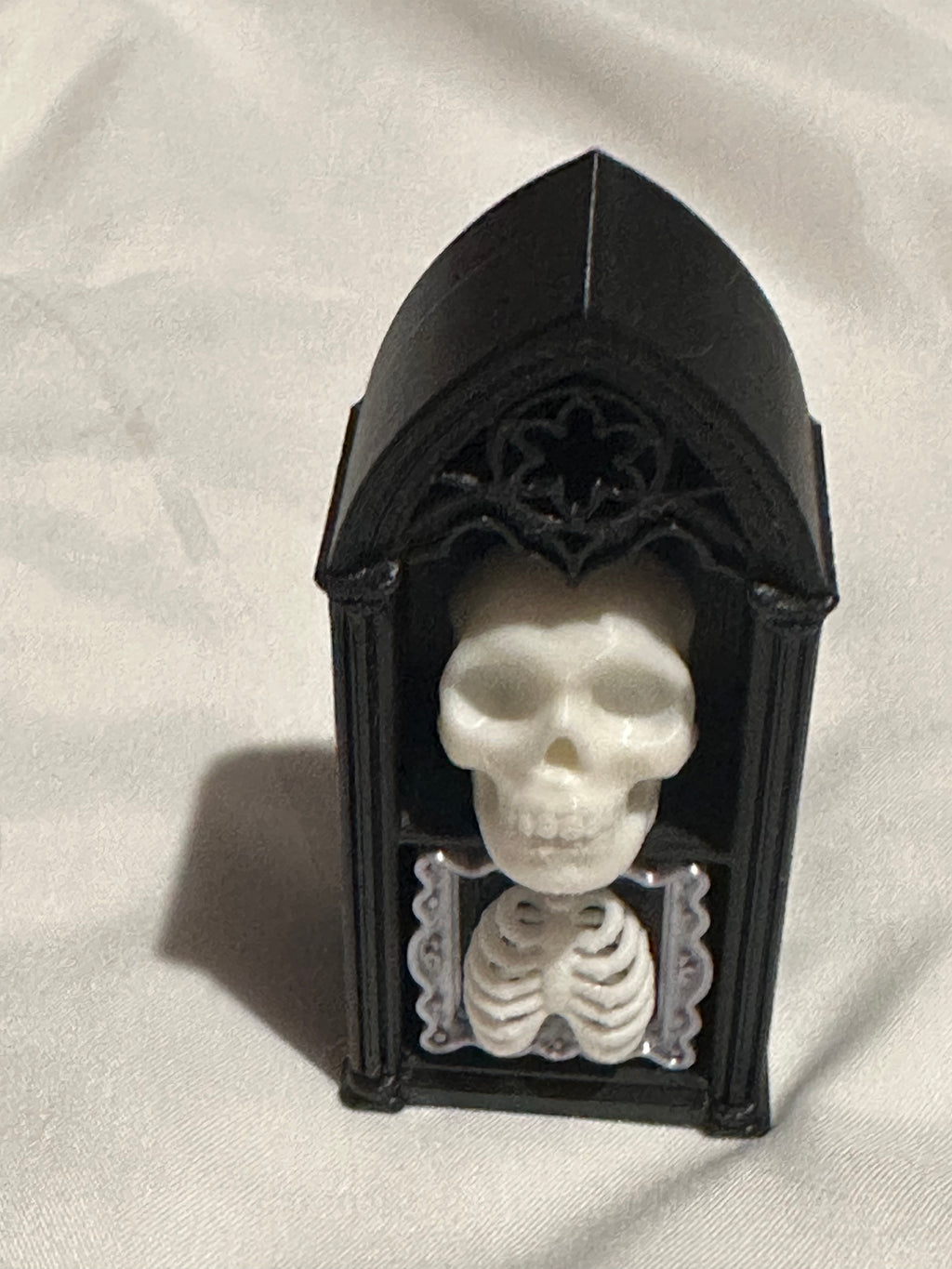 Mini Gothic Arch Bookshelf Clicker – Custom 3D Printed Fidget Toy (2 Shelf Items)