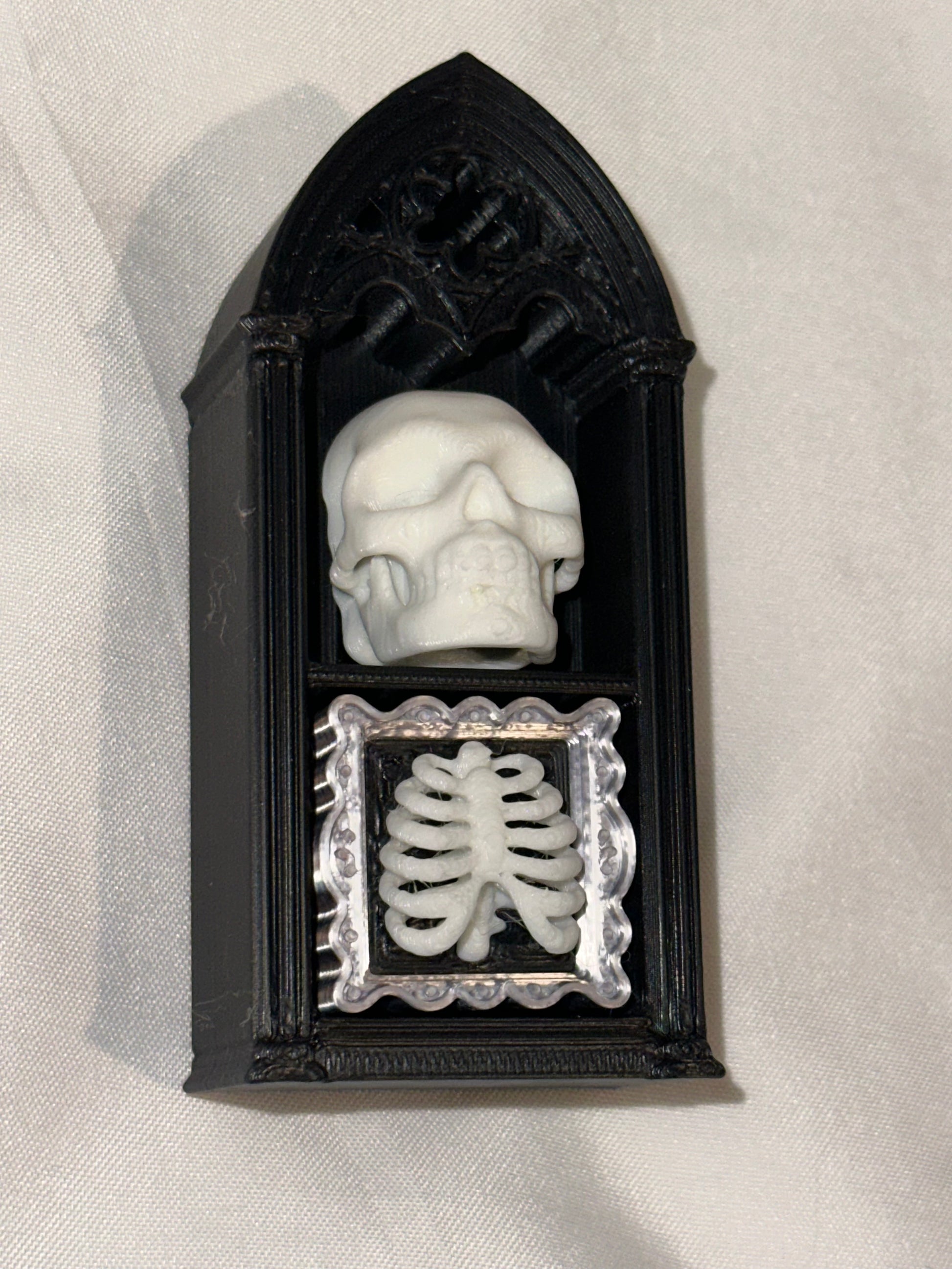 Mini Gothic Arch Bookshelf Clicker – Custom 3D Printed Fidget Toy (2 Shelf Items)