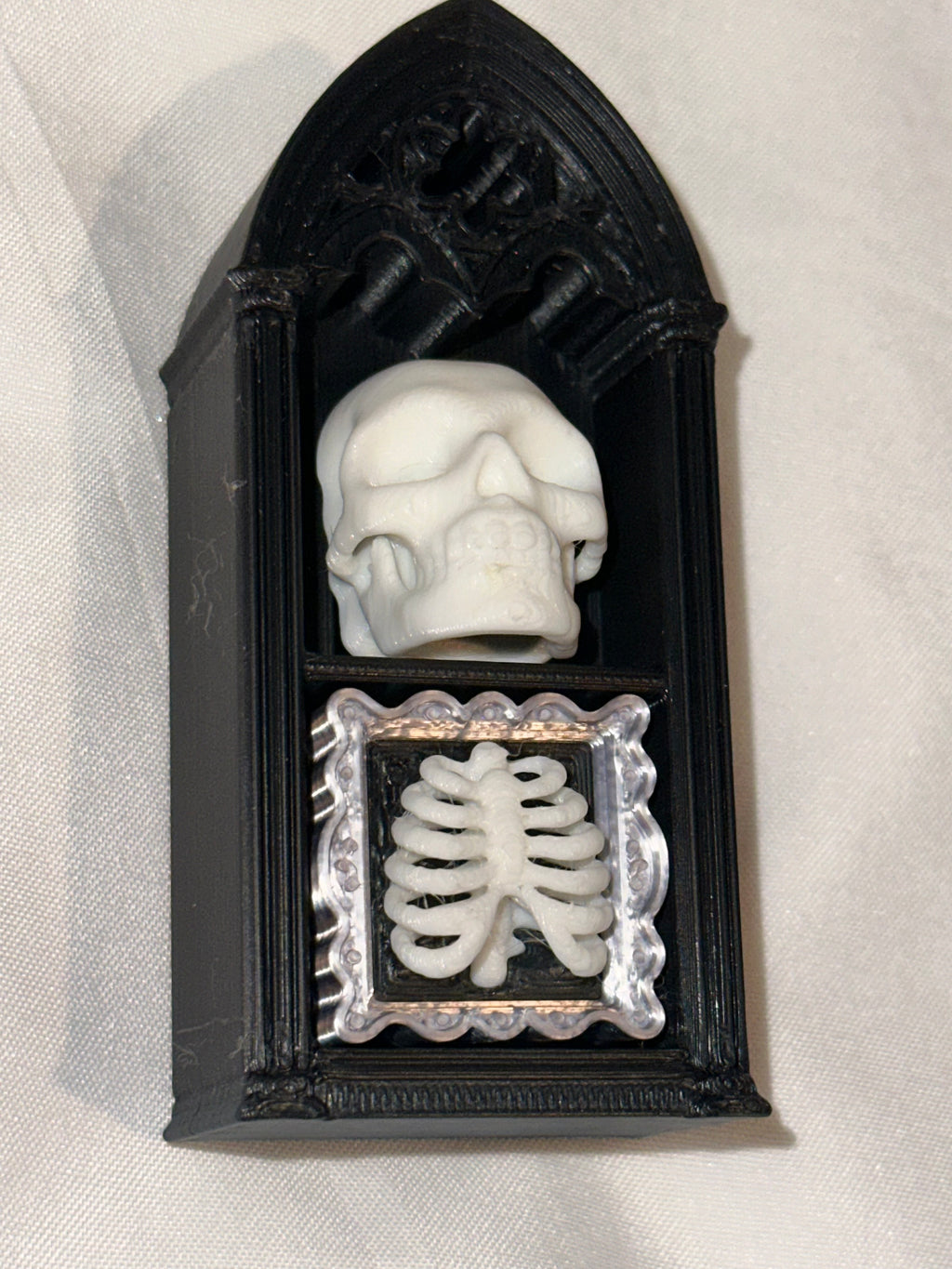 Mini Gothic Arch Bookshelf Clicker – Custom 3D Printed Fidget Toy (2 Shelf Items)