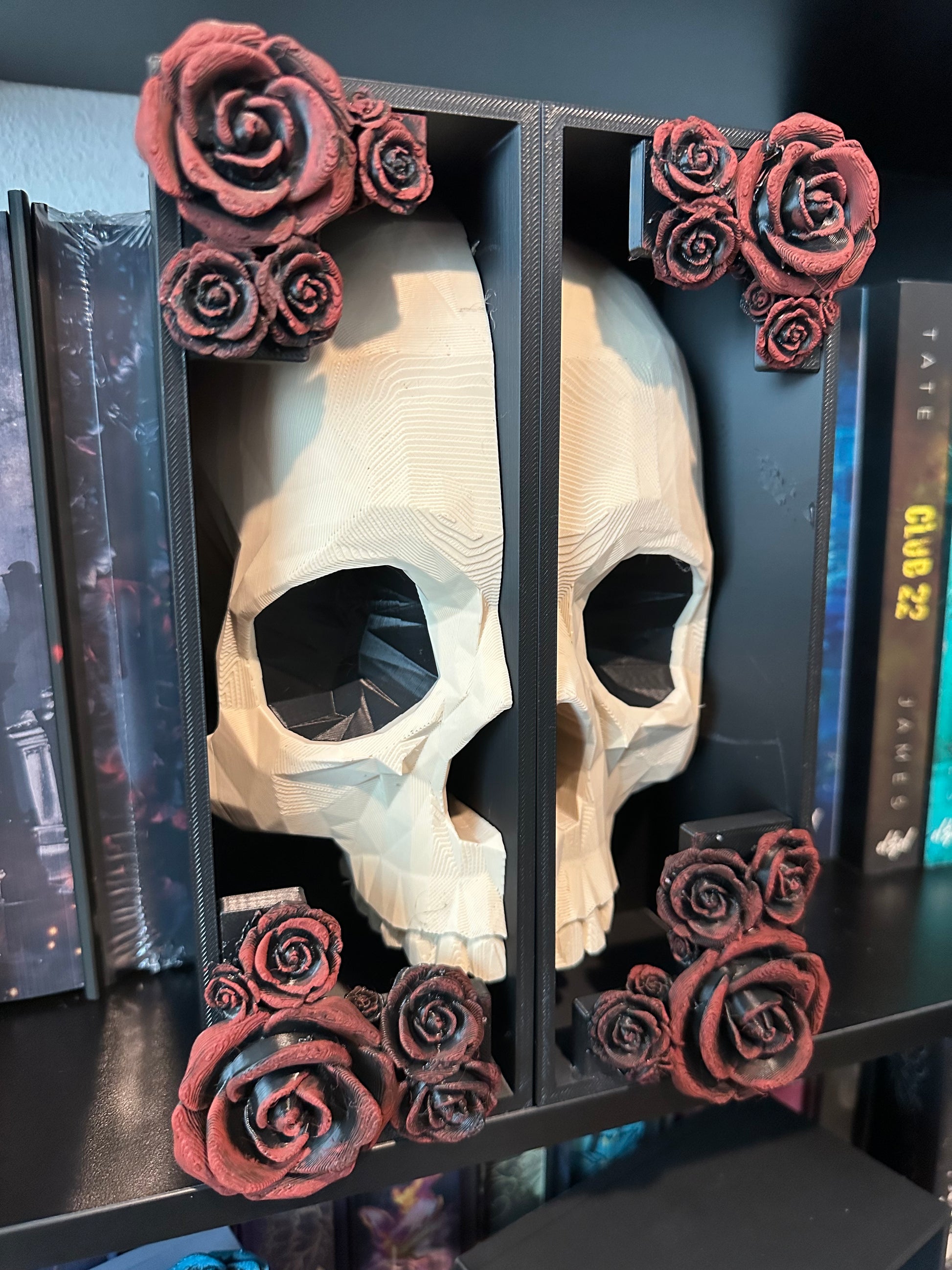 Dark Romance Inspired Book Nook – 3D Printed Gothic Bookshelf Insert & Wall Decor