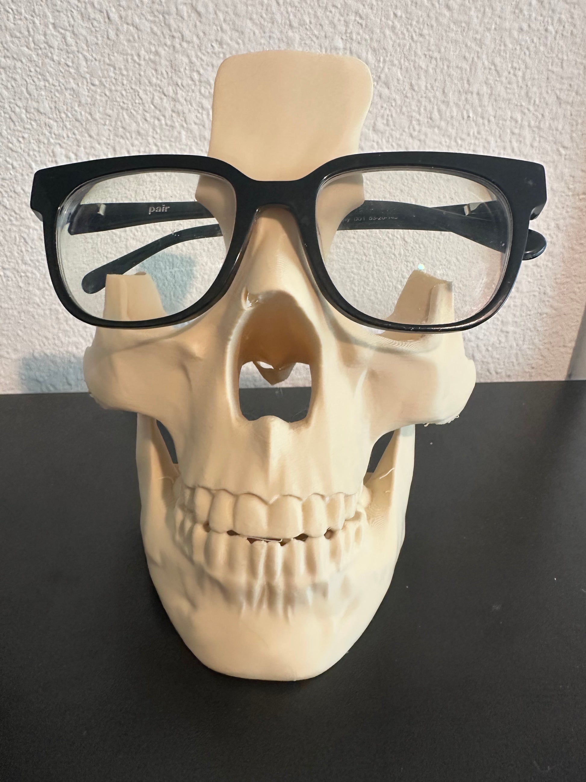 Skull Glasses Holder – 3D Printed Eyeglass Stand | Gothic Desk & Nightstand Organizer