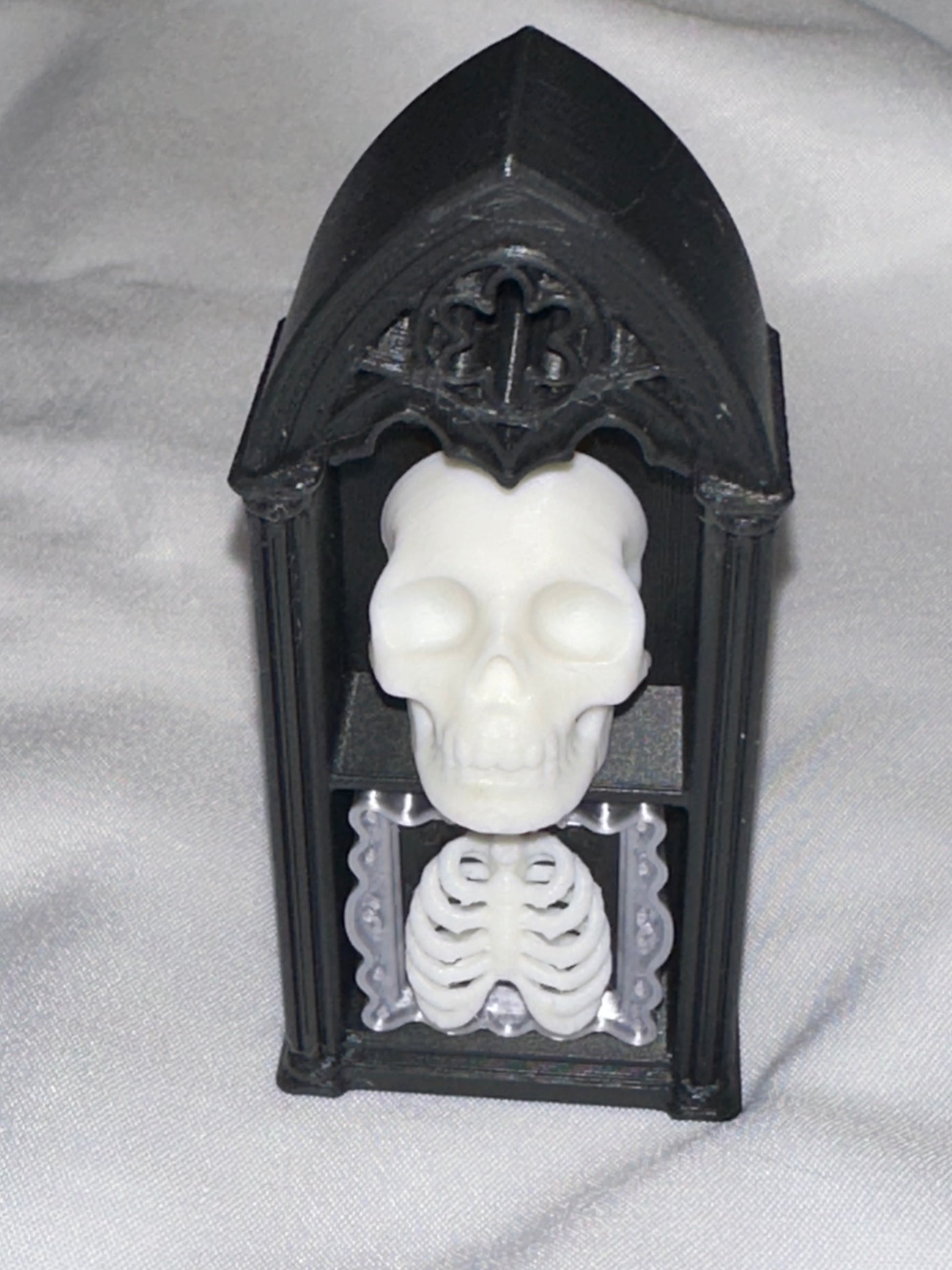 Mini Gothic Arch Bookshelf Clicker – Custom 3D Printed Fidget Toy (2 Shelf Items)