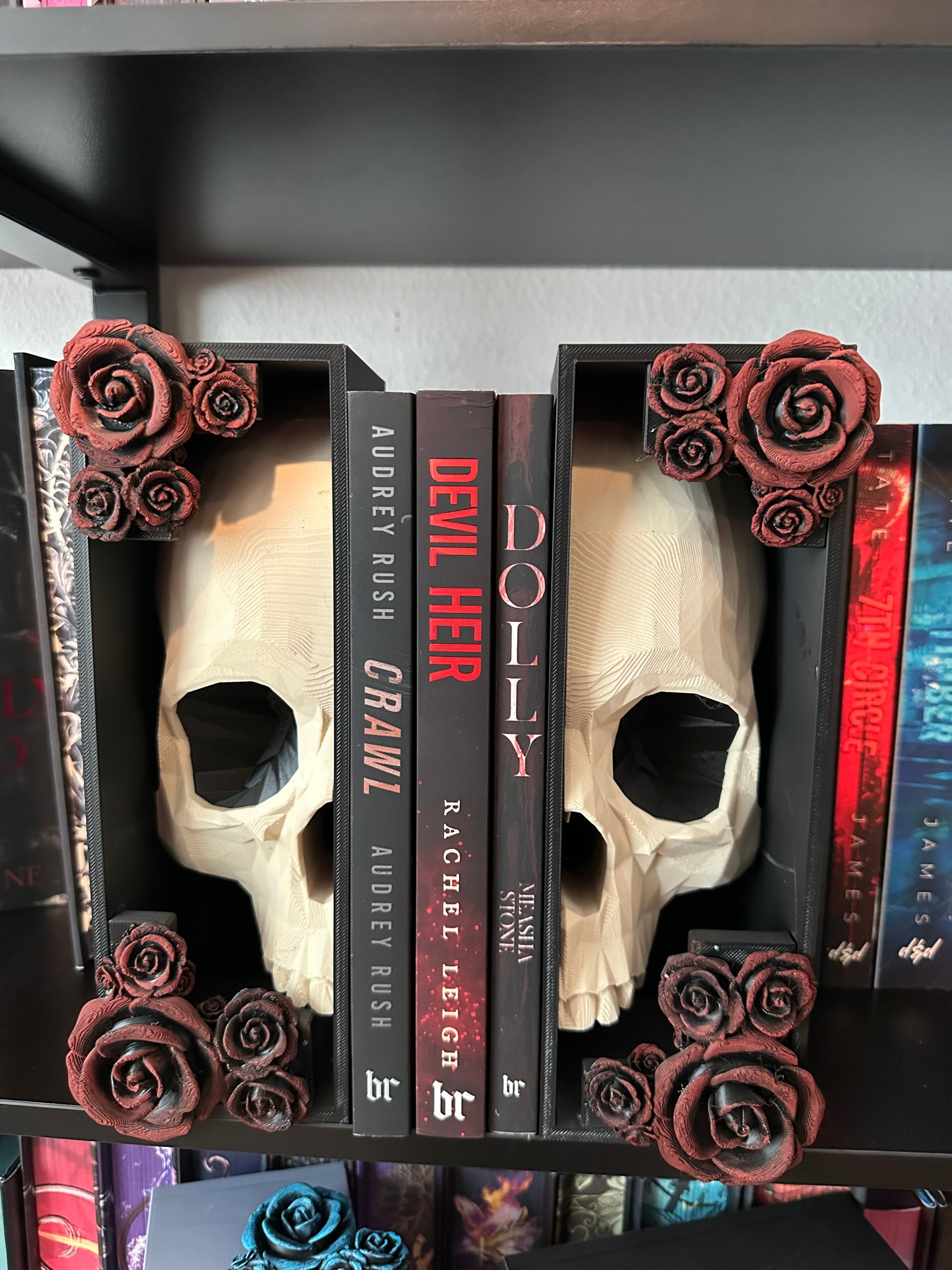 Dark Romance Inspired Book Nook – 3D Printed Gothic Bookshelf Insert & Wall Decor