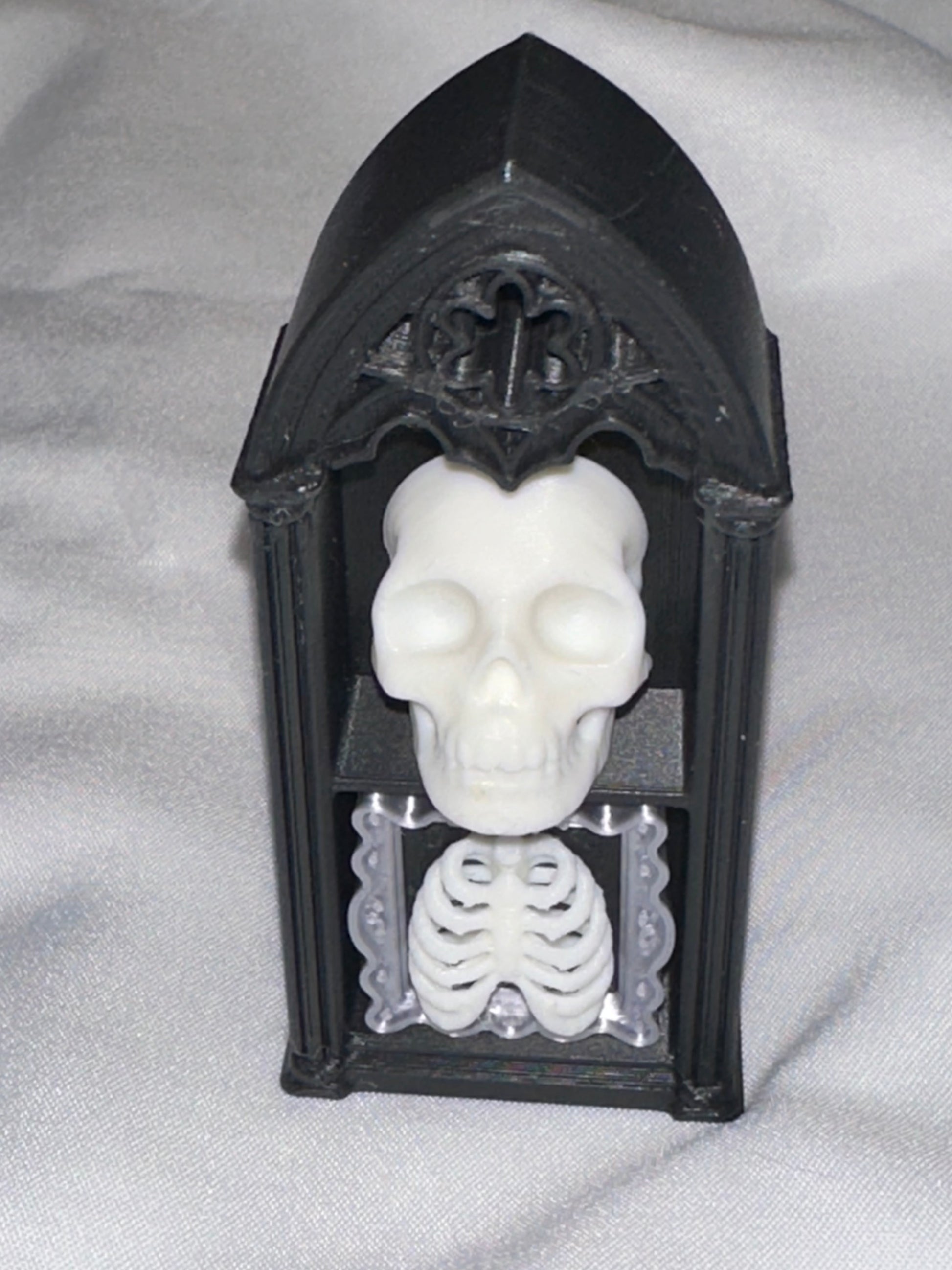 Mini Gothic Arch Bookshelf Clicker – Custom 3D Printed Fidget Toy (2 Shelf Items)
